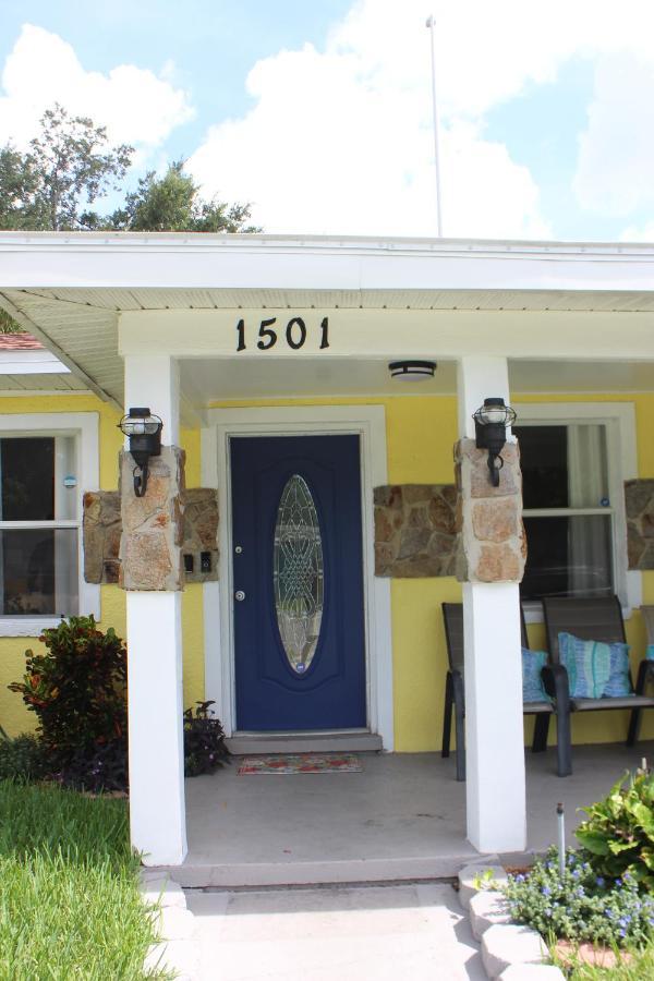Traditional Cozy Historic Tampa Home Exterior foto